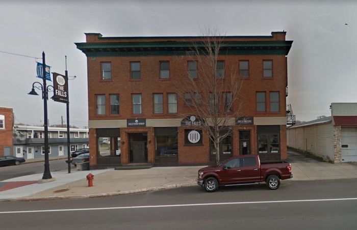 Falls Hotel (Newberry Hotel) - Street View 2020S (newer photo)